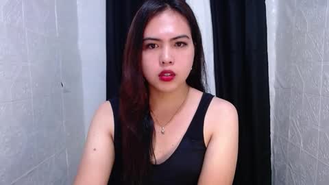 Snapshot of xxhotsexydivinexx chatting on March 9, 12:00 am divine online show from March 9, 12:00 am