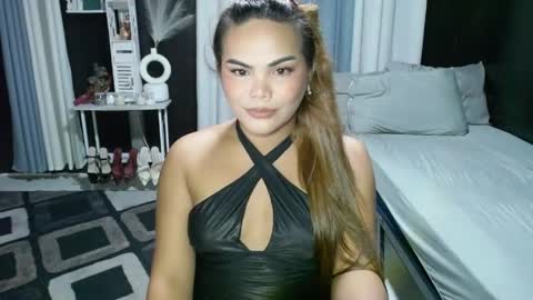 Kylie Smith online show from June 8, 2:29 pm