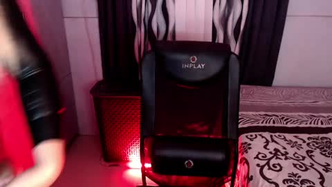 APRIL online show from April 4, 3:30 pm