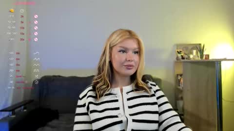 Snapshot of xxviktoryqueenxx chatting on October 11, 10:57 pm Vi online show from October 11, 10:57 pm