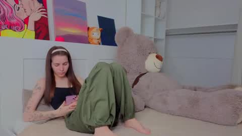 Eva online show from March 31, 6:25 am