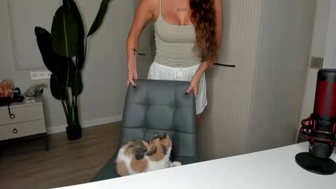 xxx_leila online show from October 6, 10:11 am