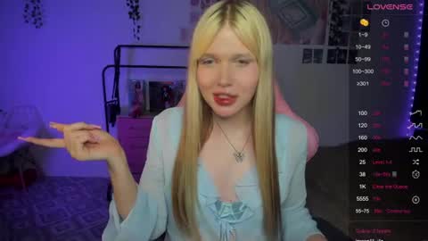 Pretty online show from July 6, 10:44 pm
