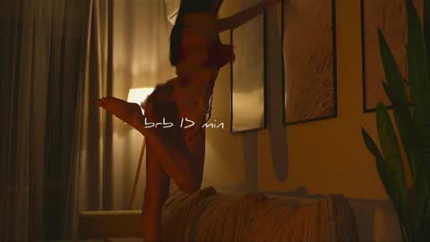 Molly online show from April 3, 1:51 pm