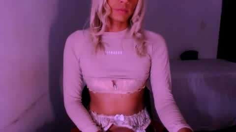 Chiara online show from March 7, 2:00 am