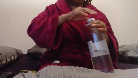 Ayanda online show from November 27, 7:10 pm