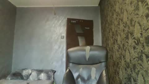 xxxdonpuiuuxxx online show from February 4, 8:35 am