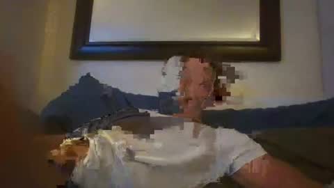 deeeeznutz online show from August 5, 10:01 am