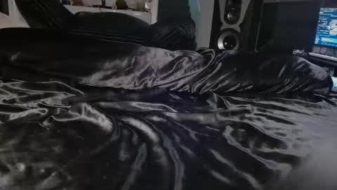 xxxjrstrokesxxx online show from May 4, 6:58 pm