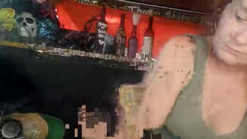 XXXQueenMandyDickenz online show from January 8, 6:58 pm