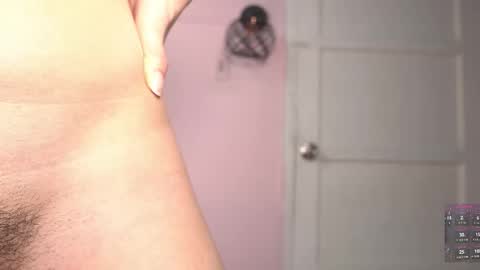 Snapshot of yahaira_26 chatting on October 7, 1:23 am petronila online show from October 7, 1:23 am