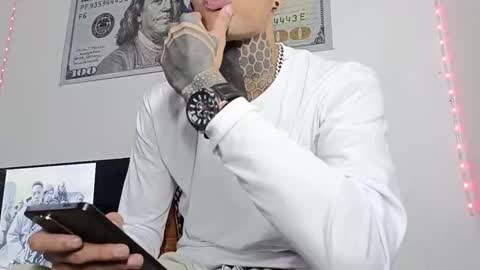 Yan online show from March 25, 7:04 am