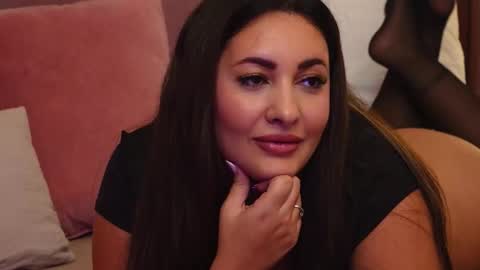 YaraCollins online show from October 17, 7:18 pm