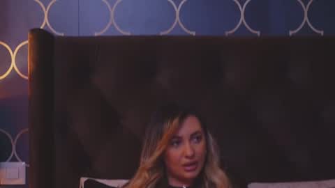 YaraCollins online show from December 11, 9:23 pm