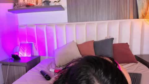 yaramooun online show from April 13, 12:42 pm