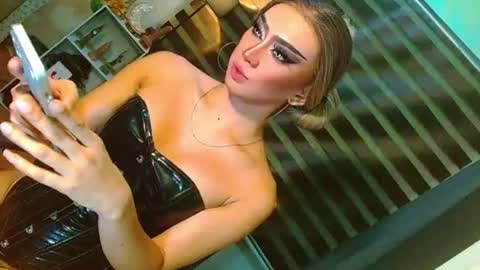 miss yasii online show from July 1, 1:53 pm