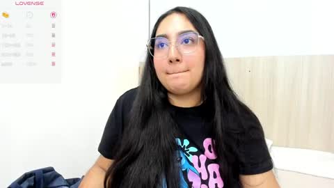 Yasmin Ortiz online show from April 13, 7:56 am