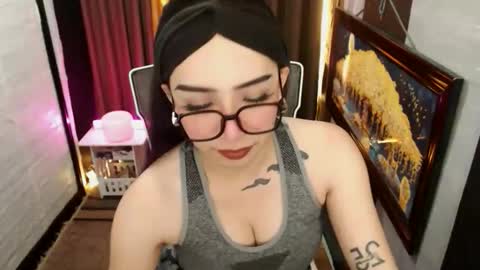 yassiered online show from March 24, 8:53 am