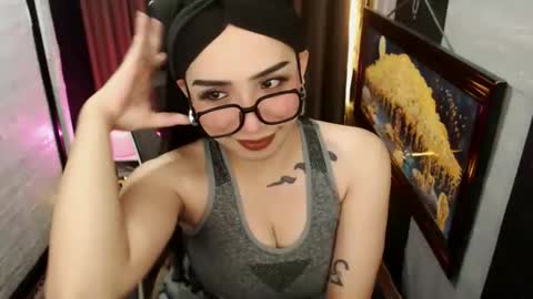 yassiered online show from March 28, 10:05 am