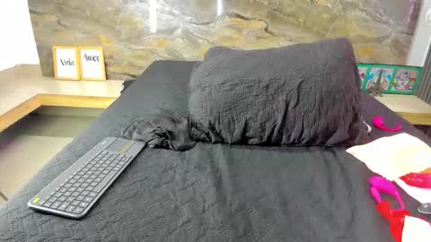 yaya____ online show from September 19, 6:39 am