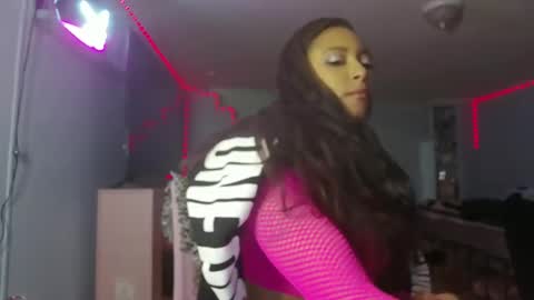 Yazmin Royal online show from December 14, 8:13 am