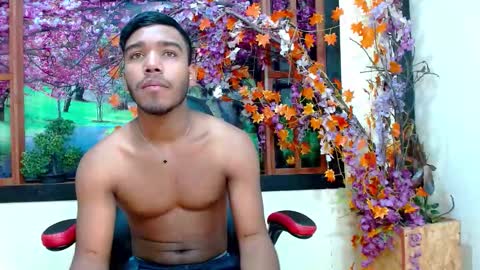 Snapshot of yeinner_ chatting on October 20, 7:19 pm yeinner_ online show from October 20, 7:19 pm