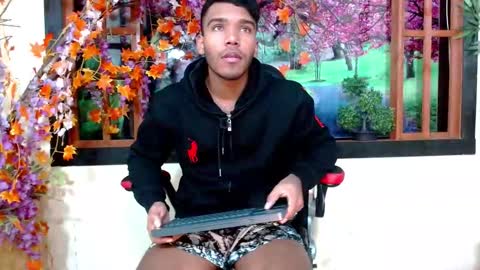 Snapshot of yeinner_ chatting on October 13, 7:16 pm yeinner_ online show from October 13, 7:16 pm