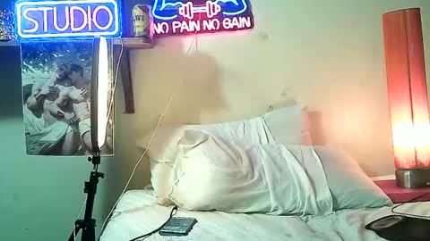 yeisoncastellanos1999 online show from February 5, 11:19 pm