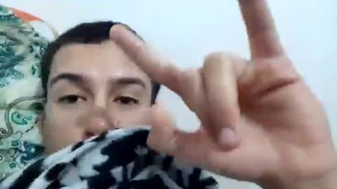 yeisongomezz online show from December 8, 6:01 am