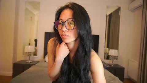 yennstar online show from April 21, 1:42 am