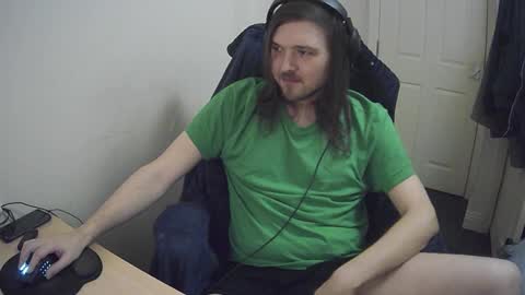 Snapshot of yeovil_alex chatting on December 16, 1:10 am Alex online show from December 16, 1:10 am