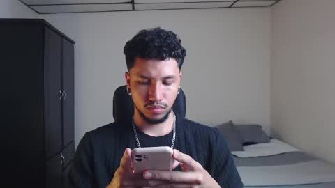 Yeff ind. model  online show from November 30, 1:01 am