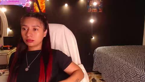 Snapshot of yes2802 chatting on October 30, 10:49 am Yesi online show from October 30, 10:49 am