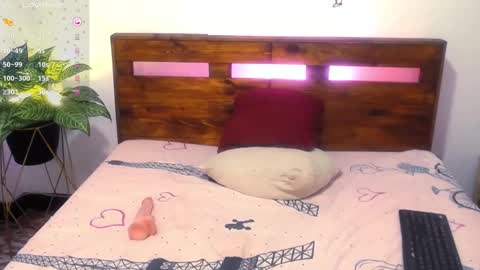 Yeseniaa25  online show from April 1, 1:41 pm