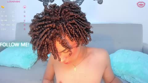 Snapshot of yess__daddyy chatting on February 12, 3:49 pm YAMPOOL  online show from February 12, 3:49 pm