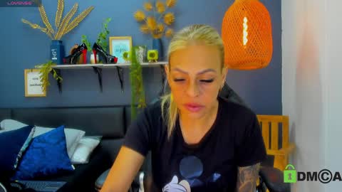 yessika_parker online show from May 7, 8:43 am