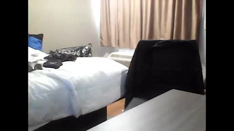 yfwb69xxx online show from October 17, 4:44 pm