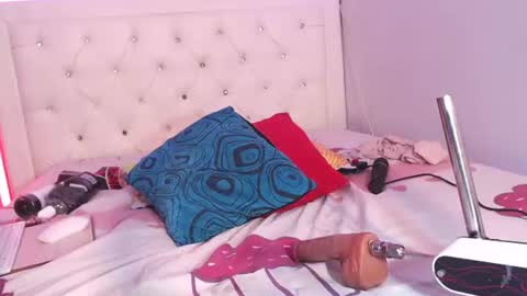 yhazan_brown online show from June 11, 5:05 am