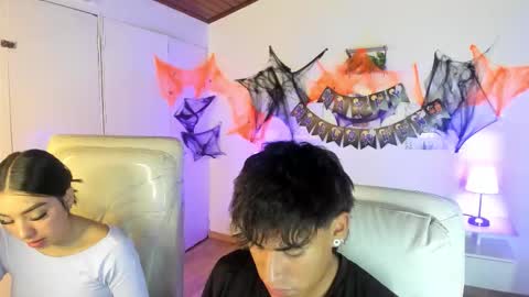 Yiing and yang online show from October 18, 9:52 pm