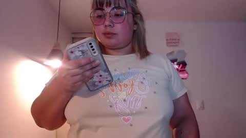 hii i am yini online show from November 26, 3:37 am