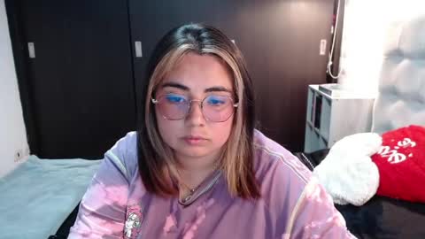 hii i am yini online show from May 8, 9:42 pm
