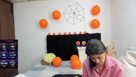 yinyyanghot online show from October 23, 12:28 pm