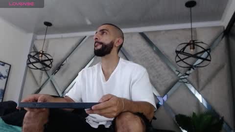 Yiyo online show from October 19, 5:23 am