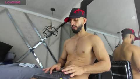 Yiyo online show from March 7, 10:24 am