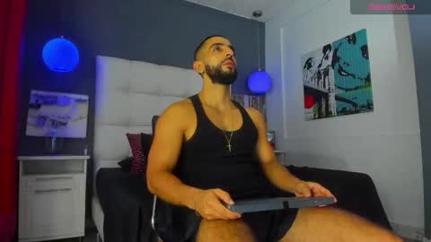 Yiyo online show from November 18, 4:37 am