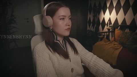 Snapshot of ynnenbrynn chatting on January 24, 9:28 am ynnenbrynn online show from January 24, 9:28 am