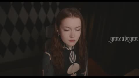 ynnenbrynn online show from December 23, 7:25 am