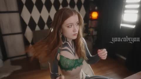 Snapshot of ynnenbrynn chatting on October 13, 7:32 am ynnenbrynn online show from October 13, 7:32 am