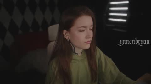 ynnenbrynn online show from March 14, 7:23 am