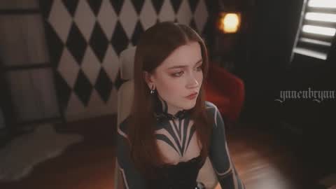 Snapshot of ynnenbrynn chatting on September 16, 7:33 am ynnenbrynn online show from September 16, 7:33 am